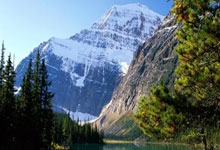 星空体育：勇士42分狂胜马刺巩固西部第六 库里13+6.